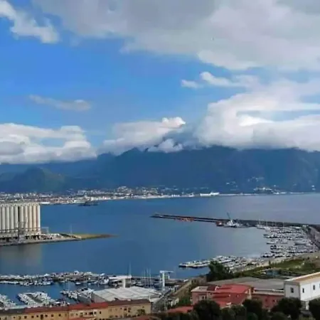 Una Terrazza In Piazza Torre Annunziata Exterior foto
